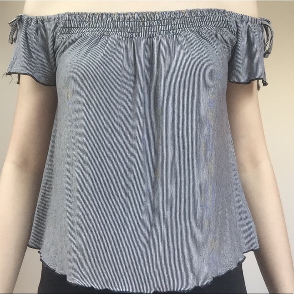 American Eagle off the shoulder stripe shirt S
